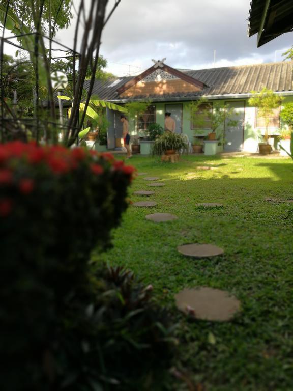 Baan Bua Guest House Chiang Rai Exterior photo