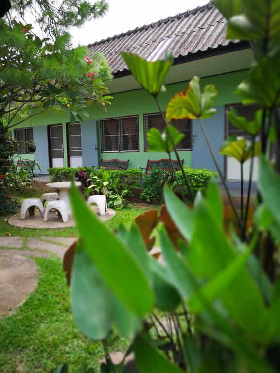 Baan Bua Guest House Chiang Rai Exterior photo