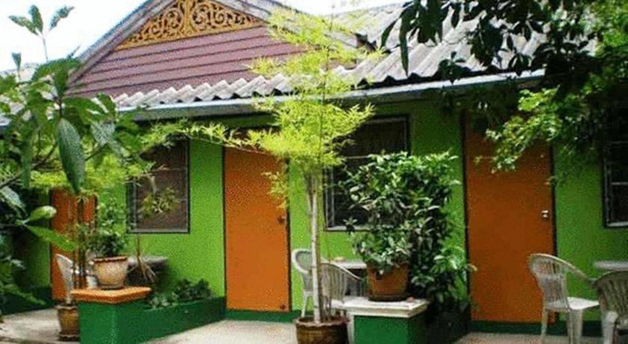 Baan Bua Guest House Chiang Rai Exterior photo