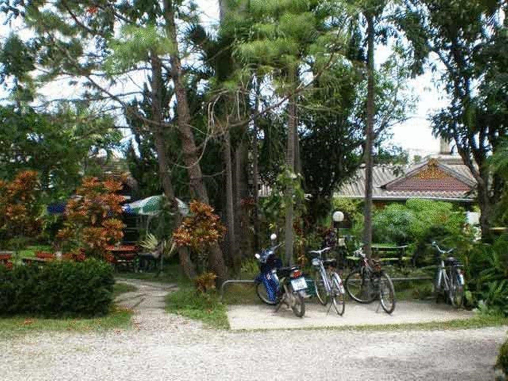 Baan Bua Guest House Chiang Rai Exterior photo